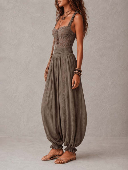 Wanda | Conjunto con bandeau de encaje gris y pantalón harem de algodón plisado