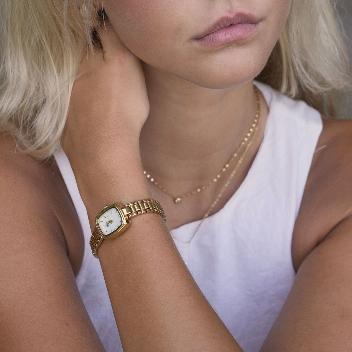 Aurora | Reloj Dorado con Esfera Blanco Perlado