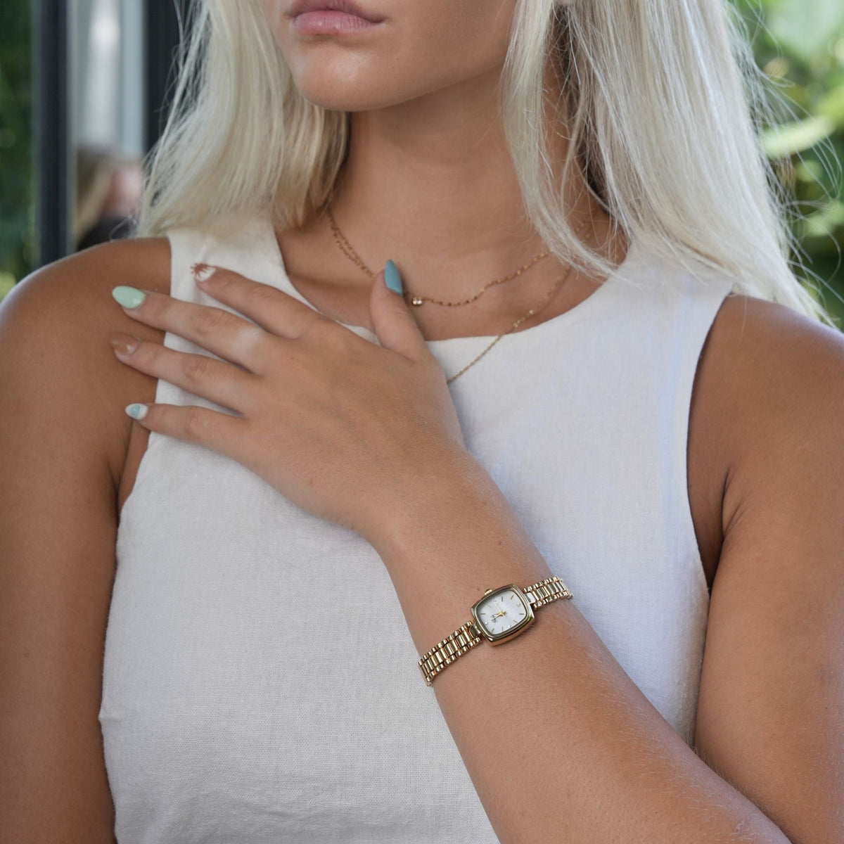 Aurora | Reloj Dorado con Esfera Blanco Perlado