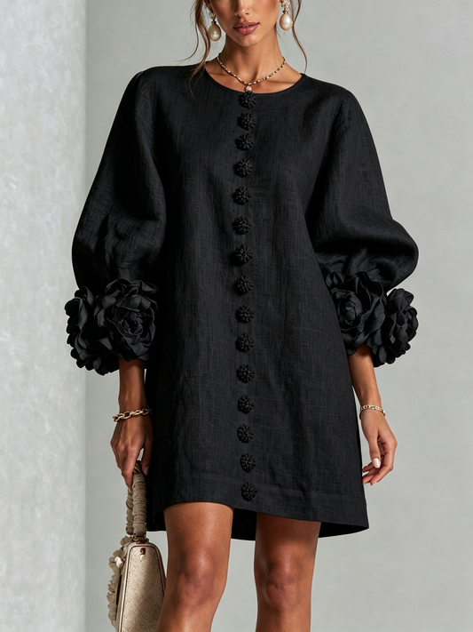 Vestido Mini Negro Floral con Botones y Mangas Florales Extravagantes