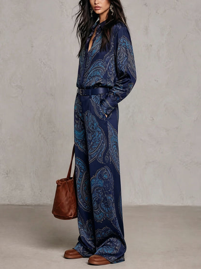 Completo de Camisa de Satén con Estampado Paisley y Pantalón de Pierna Ancha, Azul Marino